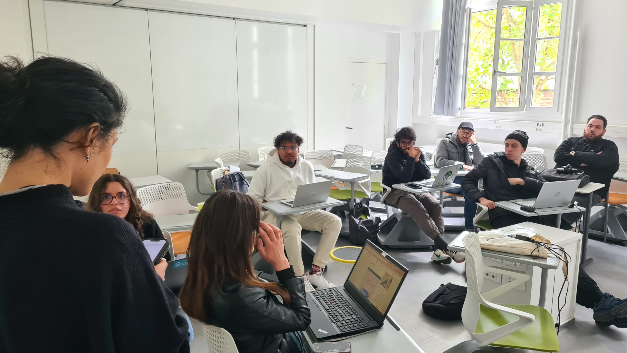 Nos étudiants en informatique en plein hackathon